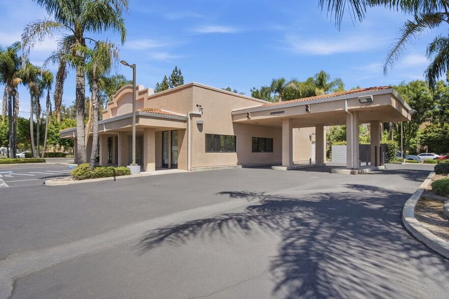 More Photos Of 3700 Geer Rd, Turlock Bank For Lease
