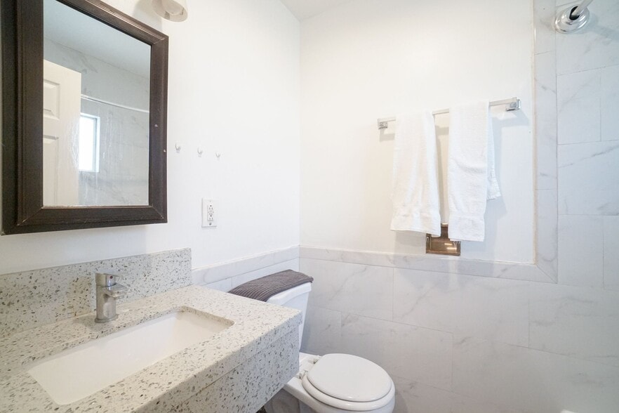 More Photos Of 3101 E Pacific Coast Hwy, Signal Hill Hotel For Sale