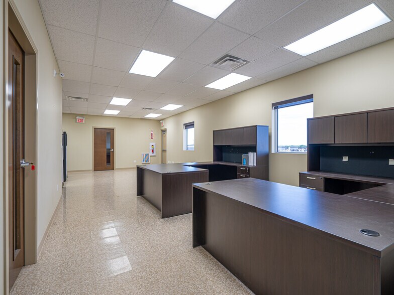 More Photos Of 88 Auto rd, Lloydminster Office For Lease