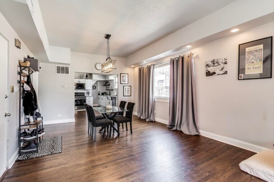 More Photos Of 1103 W Grand Ave, Chicago Apartments For Sale