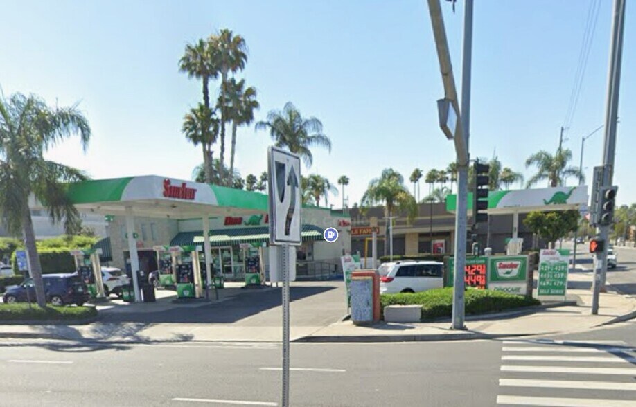 Primary Photo Of 10290 Magnolia Ave, Riverside Service Station For Sale