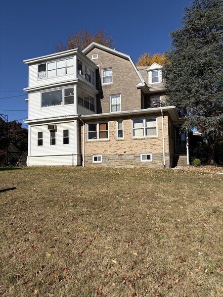 More Photos Of 8 Runnemede Ave, Lansdowne Apartments For Sale