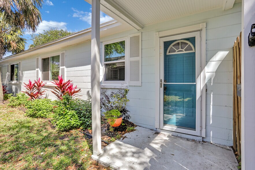 More Photos Of 1813 Seminole Rd, Atlantic Beach Multifamily For Sale