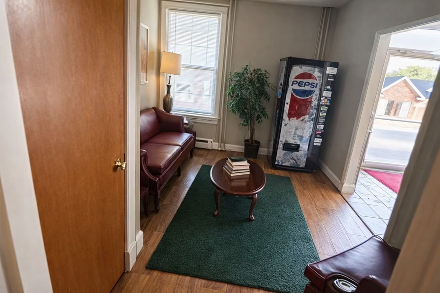 More Photos Of 202 S College St, Harrodsburg Hospitality For Sale