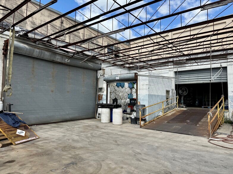 More Photos Of 8000 NW 56th St, Miami Warehouse For Lease