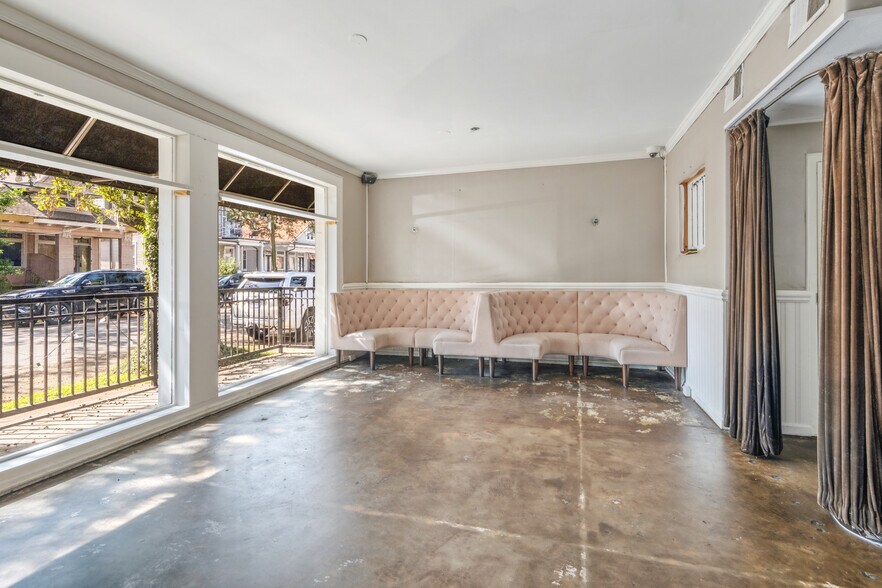 More Photos Of 5015 Magazine St, New Orleans General Retail For Lease