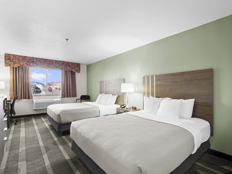 More Photos Of 815 E Hwy 89, Kanab Hotel For Sale