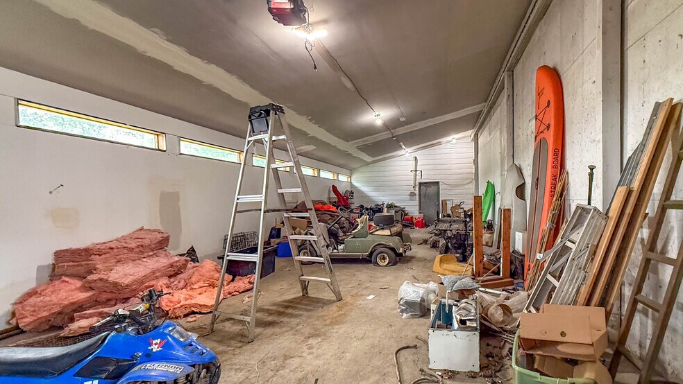 More Photos Of 1415 Dyffryn Rd, Lumby Warehouse For Sale
