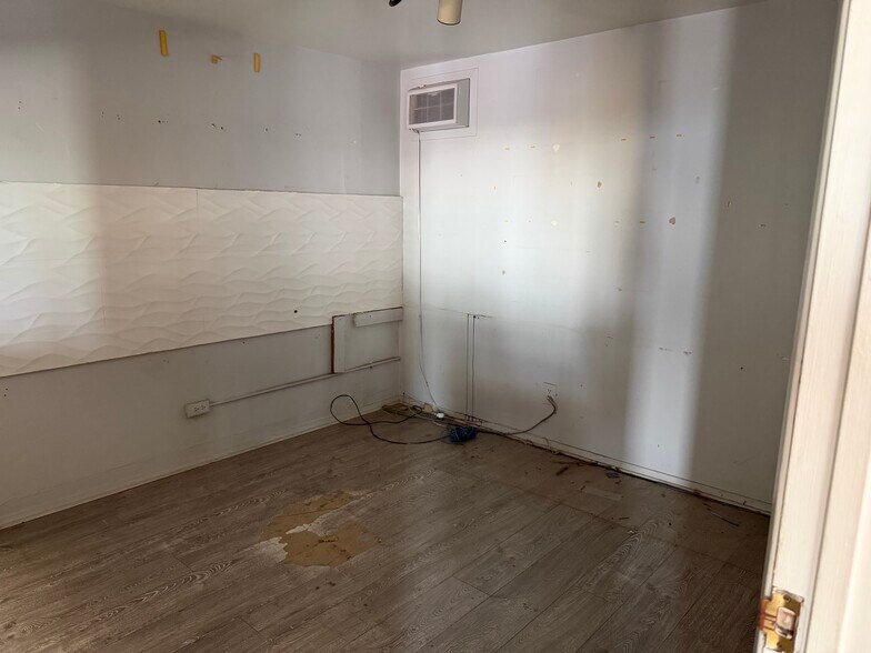 More Photos Of 8568-8570 Washington Blvd, Culver City Office For Lease