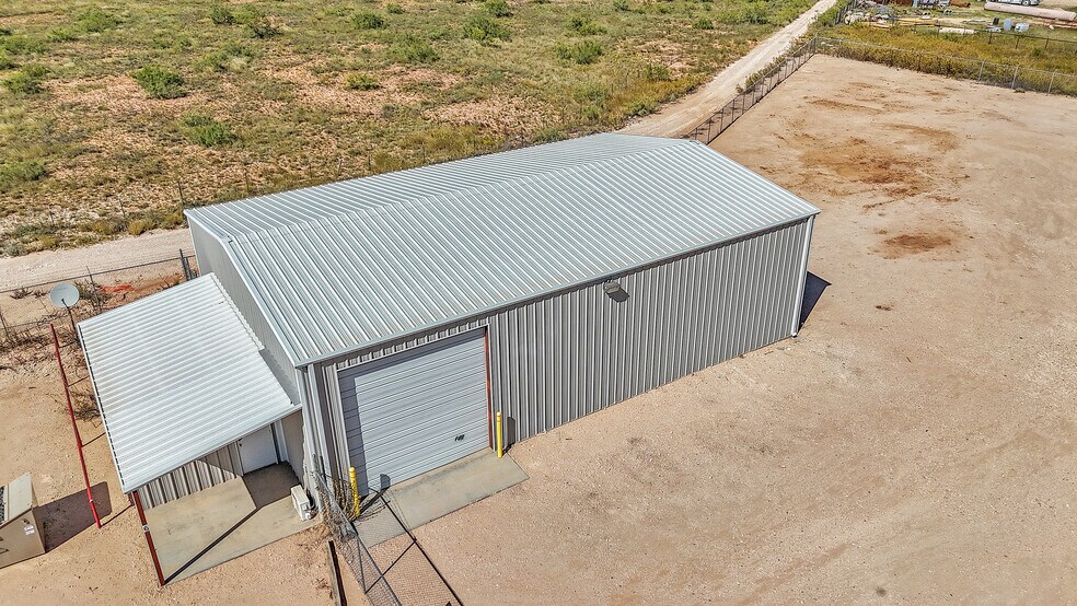 More Photos Of 2107 E County Road 130, Midland Warehouse For Lease