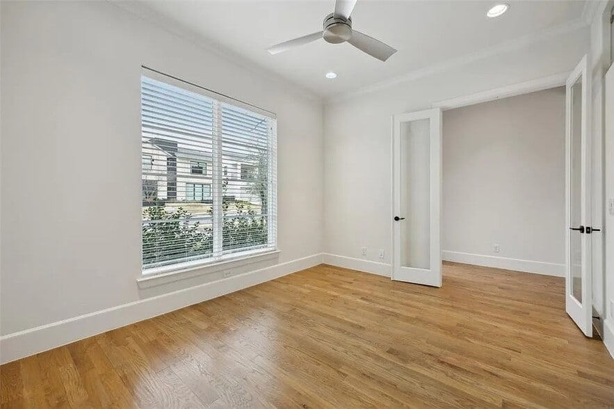More Photos Of 5614 Anita St, Dallas Dormitory For Sale