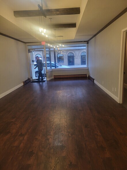 More Photos Of 541-549 Pine St, Burlington Storefront Retail Residential For Sale