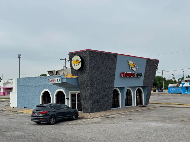 Primary Photo Of 5920 NW 23rd St, Oklahoma City Fast Food For Sale