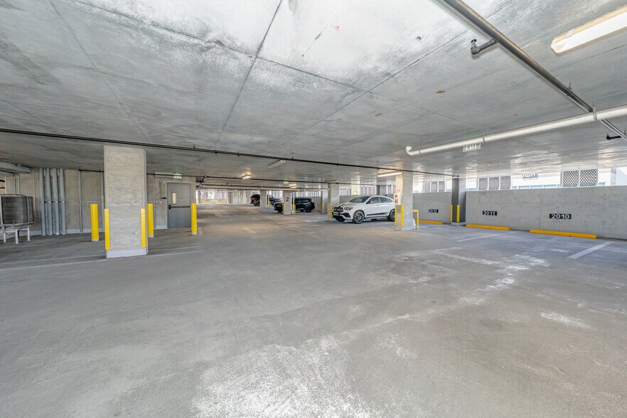 More Photos Of 800 N Federal Hwy, Hallandale Beach Office For Sale