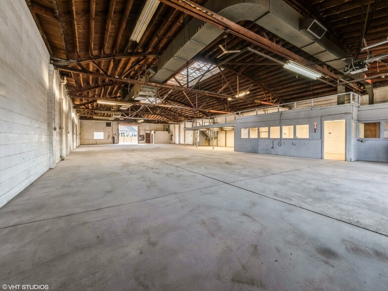 More Photos Of , Chicago Unknown For Sale