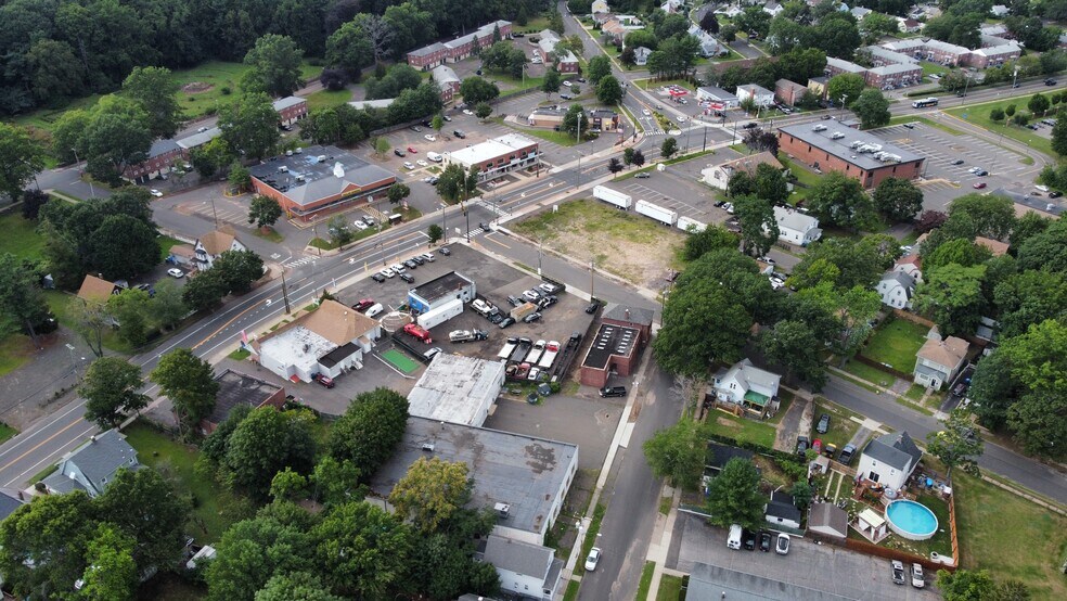 More Photos Of 110 Webb St, Hamden Warehouse For Lease