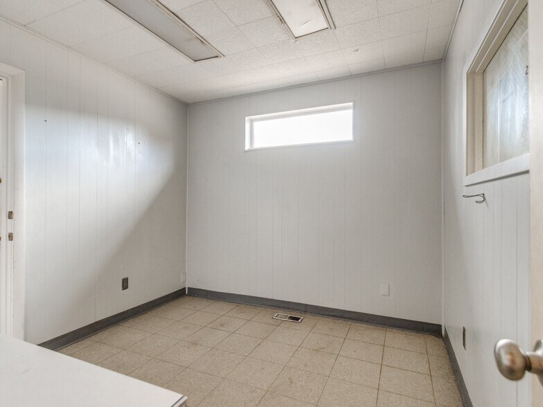 More Photos Of 5835 S Pennsylvania Ave, Oklahoma City Medical For Sale