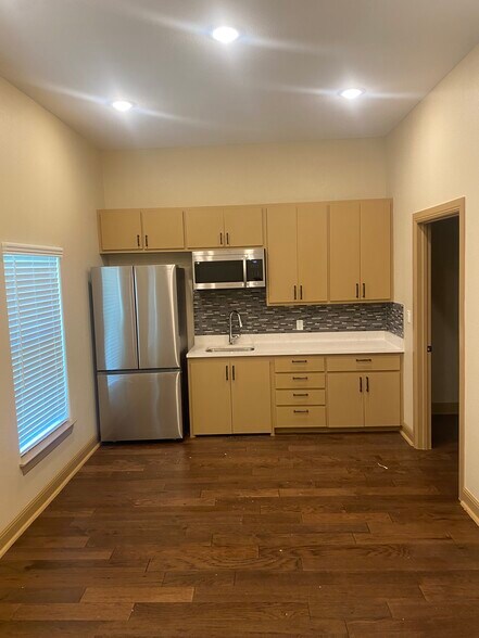 More Photos Of 2200 N AW Grimes, Round Rock Medical For Lease