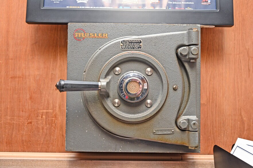 More Photos Of 1440 Main St, Cincinnati Office For Sale