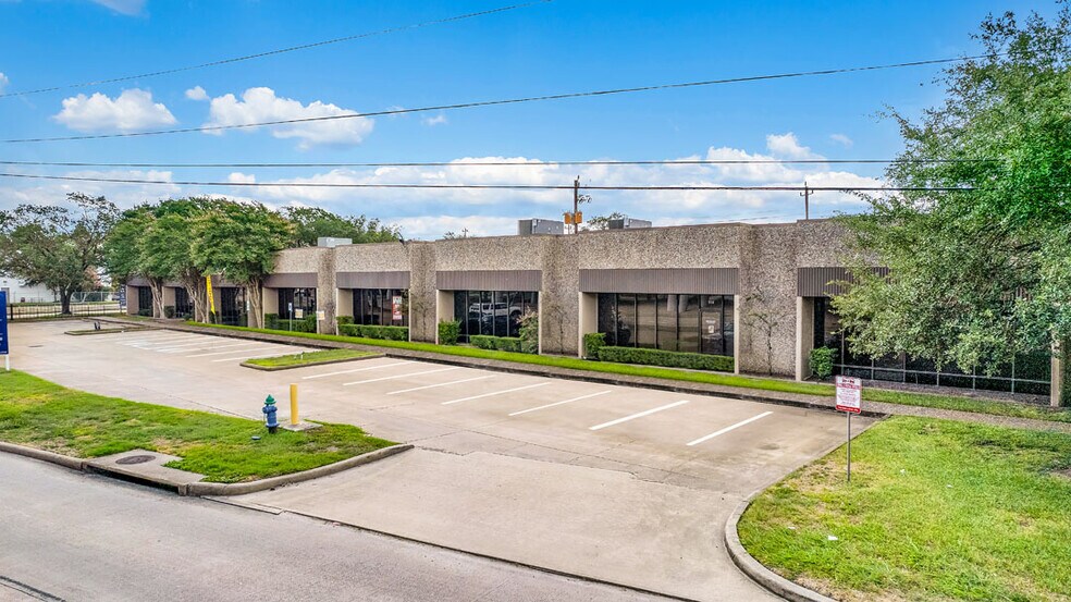 More Photos Of 3620 Willowbend Blvd, Houston Unknown For Lease