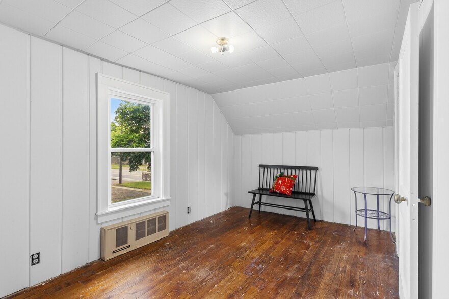 More Photos Of 325 N Cedar St, Imlay City Medical For Sale