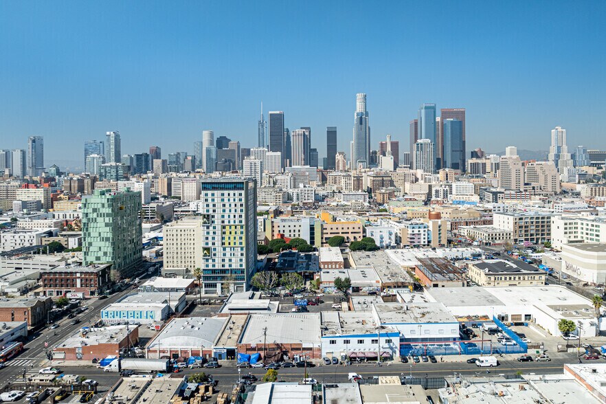 More Photos Of 540 S Crocker St, Los Angeles Industrial For Sale