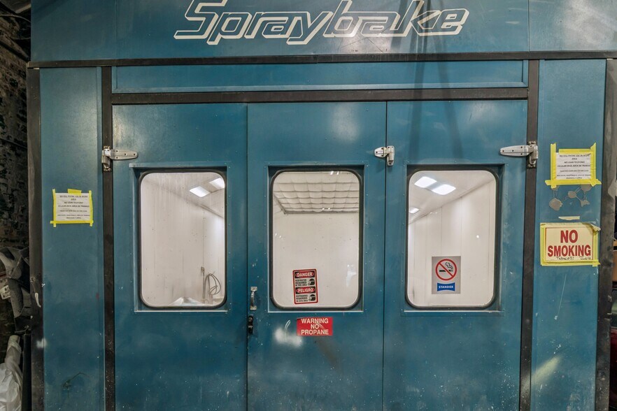 More Photos Of 3263 W Fullerton Ave, Chicago Service For Sale