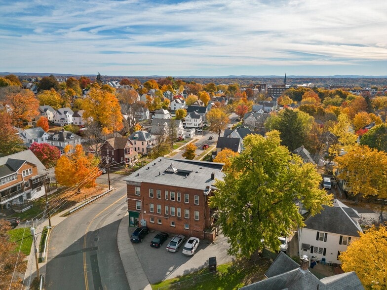 More Photos Of 226-228 Sargeant St, Holyoke Storefront For Lease