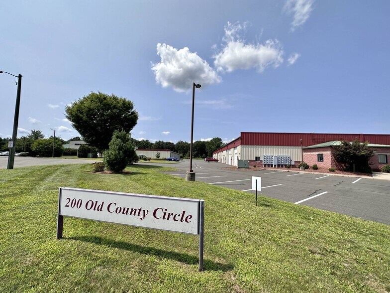 More Photos Of 200 Old County Cir, Windsor Locks Warehouse For Lease