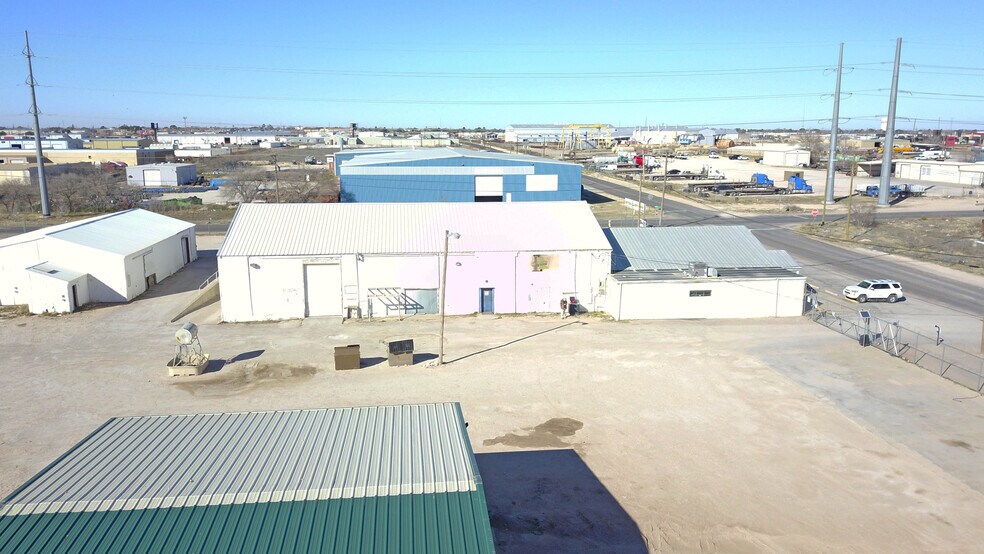 More Photos Of 302 Industrial Ave, Odessa Warehouse For Sale