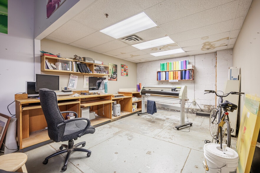 More Photos Of 1024 Garson Ave, Rochester Light Manufacturing For Sale