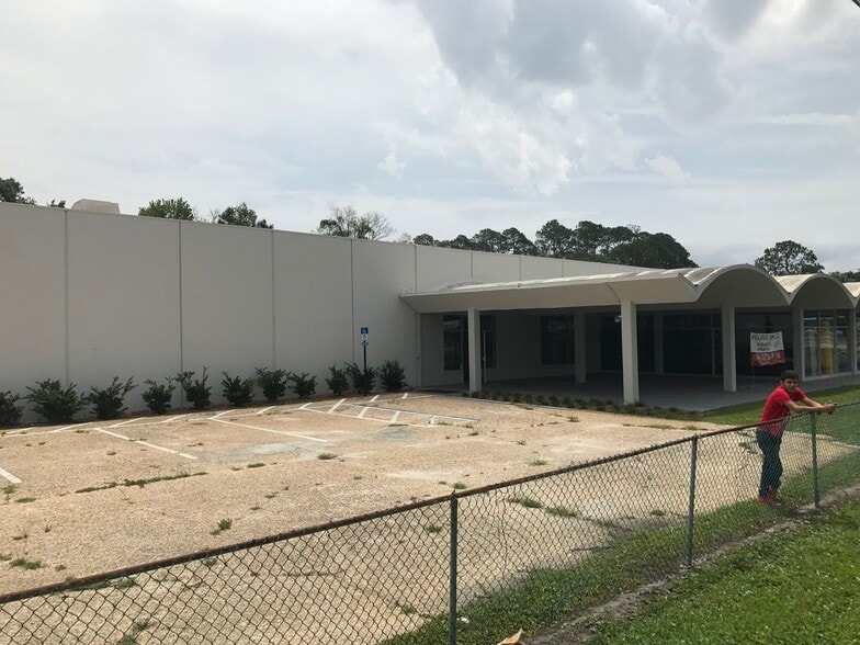More Photos Of 4827 Philips Hwy, Jacksonville Warehouse For Lease