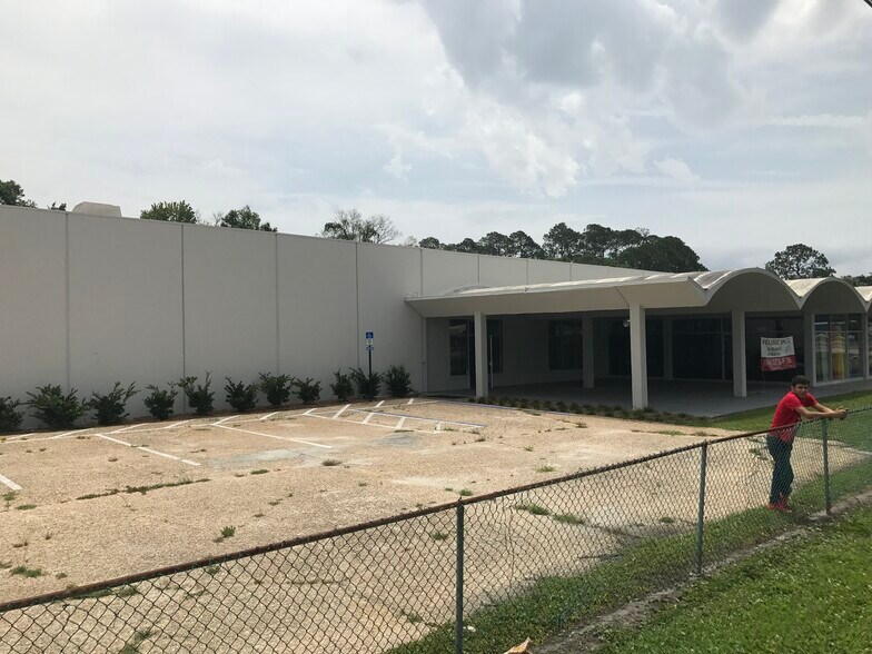 More Photos Of 4827 Philips Hwy, Jacksonville Warehouse For Lease
