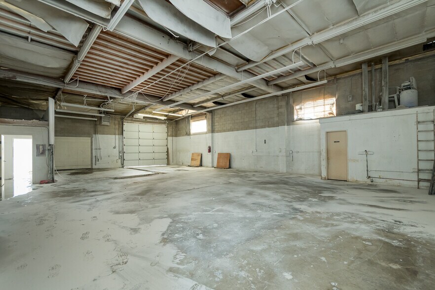 More Photos Of 11245 Vinedale St, Sun Valley Warehouse For Sale