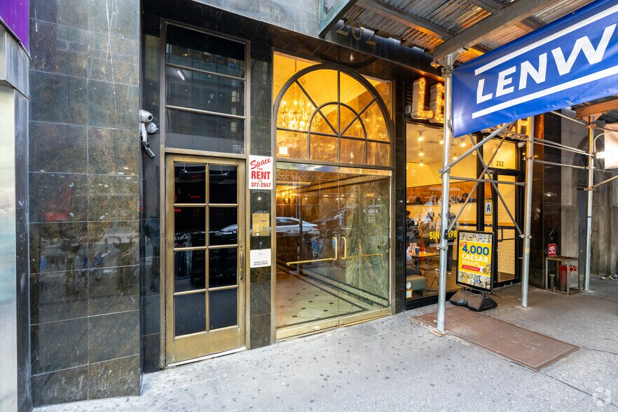 More Photos Of 202 W 40th St, New York Office For Lease