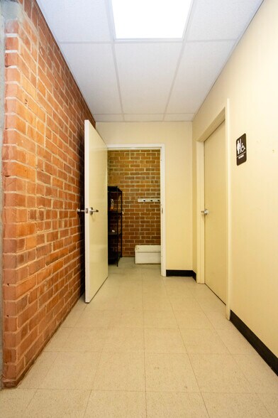 More Photos Of 160 S Columbus St, Wooster Warehouse For Lease