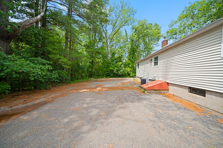 More Photos Of 88 Hazard Ave, Enfield Office For Sale