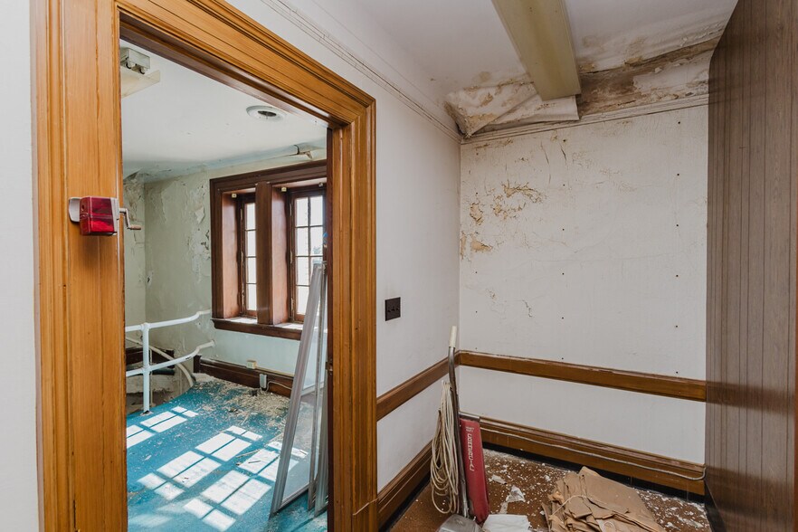 More Photos Of 920 Millington St, Winfield Storefront Retail Office For Sale