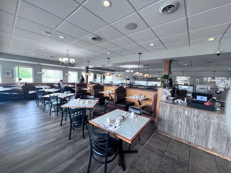 More Photos Of 7205 Broadway, Merrillville General Retail For Sale
