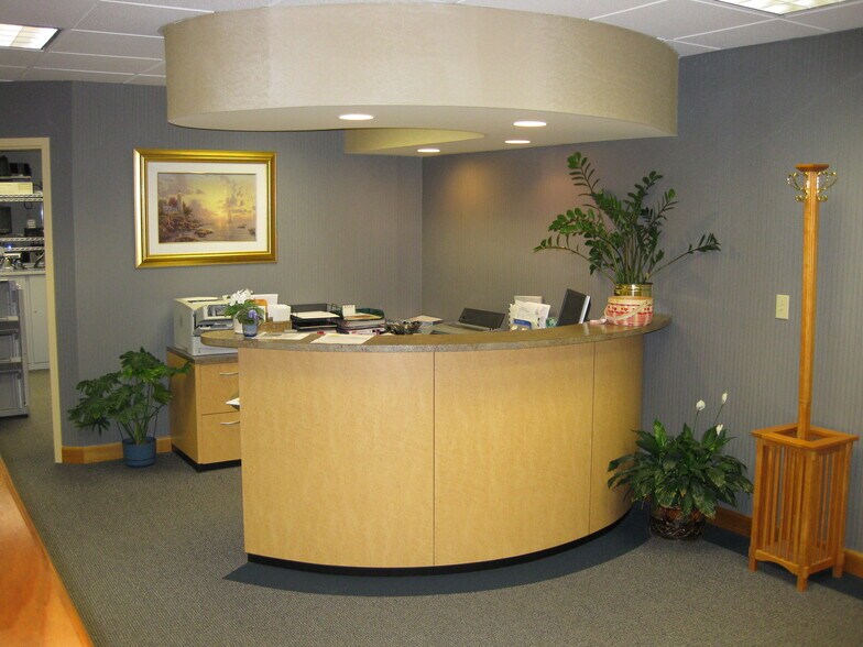 More Photos Of 10-40 Tower Ln, Avon Unknown For Lease