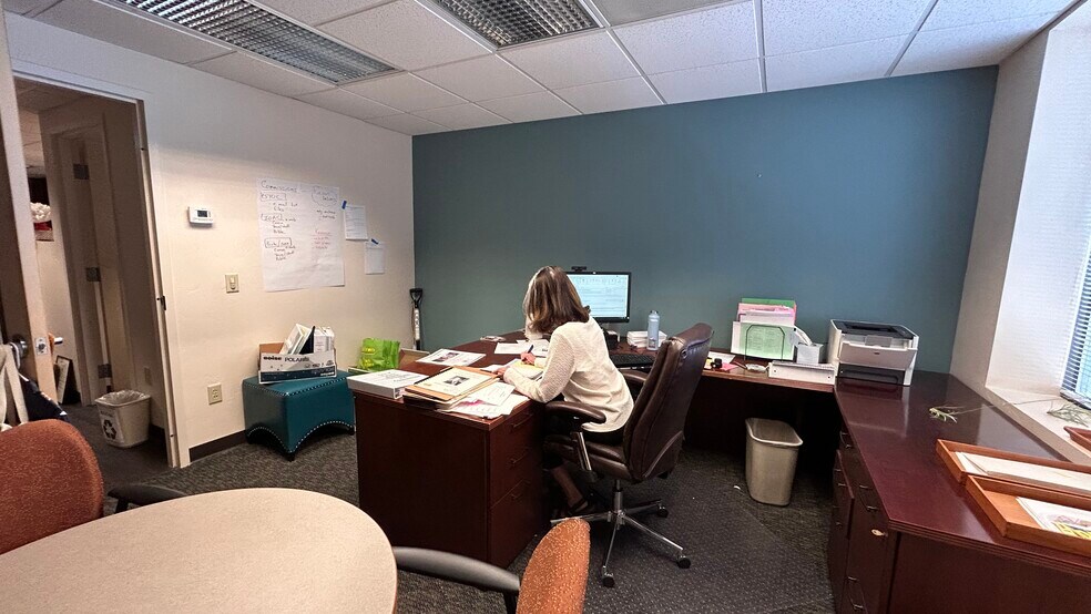 More Photos Of 100 N Stone Ave, Tucson Office Residential For Lease