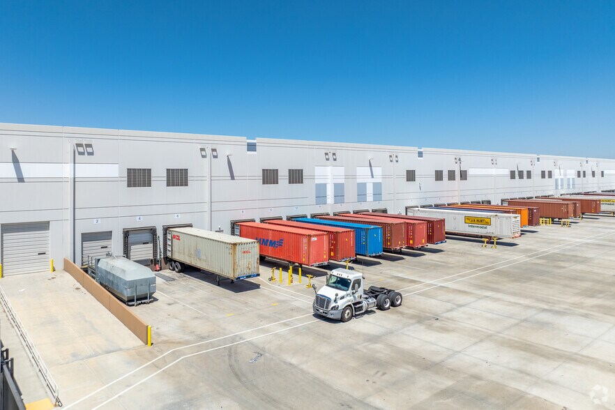 More Photos Of 6275 Lance Dr, Riverside Warehouse For Sale