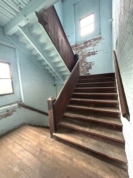 More Photos Of 33 S Main St, Terryville Manufacturing For Sale