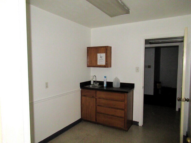 More Photos Of 4527 Stonewall St, Greenville Medical For Sale