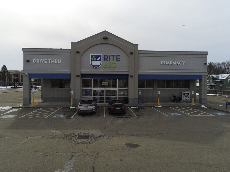 More Photos Of 209 Mount Zoar St, Elmira Drugstore For Lease