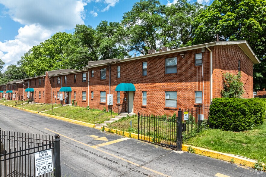 Primary Photo Of 8208 Troost Ave, Kansas City Apartments For Sale