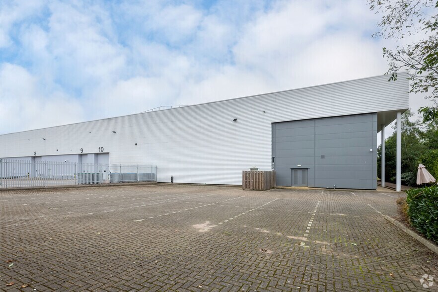 More Photos Of Headway Rd, Wolverhampton Light Manufacturing For Lease