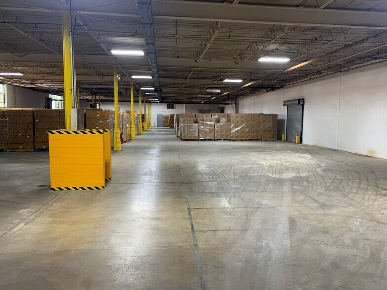 More Photos Of 1031 S Noel Ave, Wheeling Manufacturing For Sale
