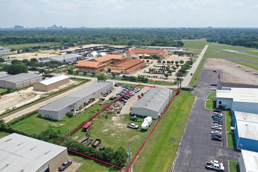 More Photos Of 17380 Groeschke Rd, Houston Warehouse For Sale