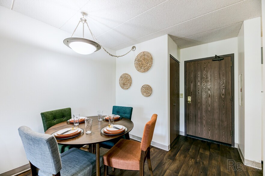 More Photos Of 985 Ivy Ave E, Saint Paul Apartments For Sale